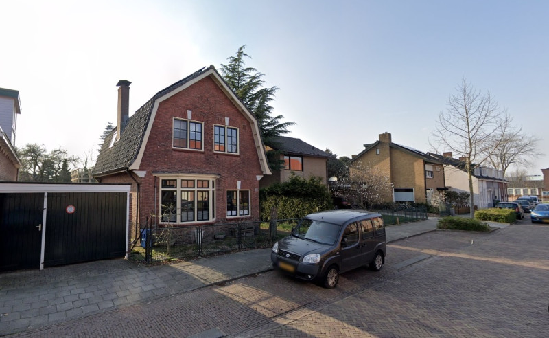 Dennenweg 239 pand bouwjaar 1932  vroeger woonhuis brandstoffenhandelaar J.G. Bennink. foto 2022.jpg