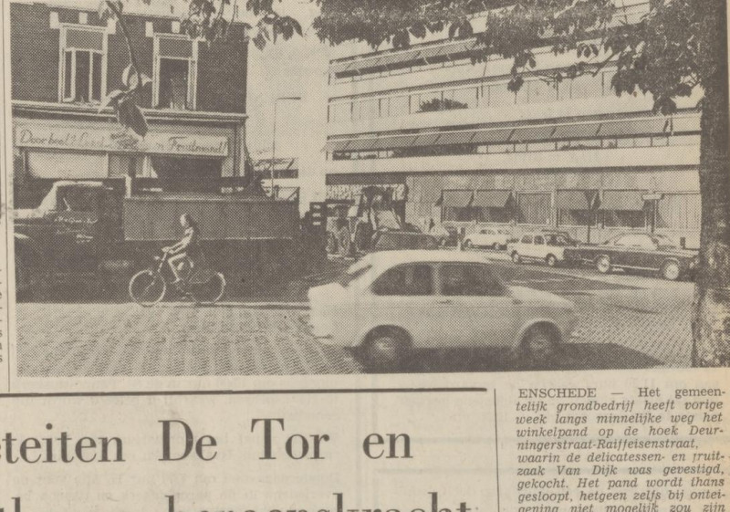 Deurningerstraat 47 sloop pand fruithandel Van Dijk krantenfoto Tubantia 12-10-1971.jpg