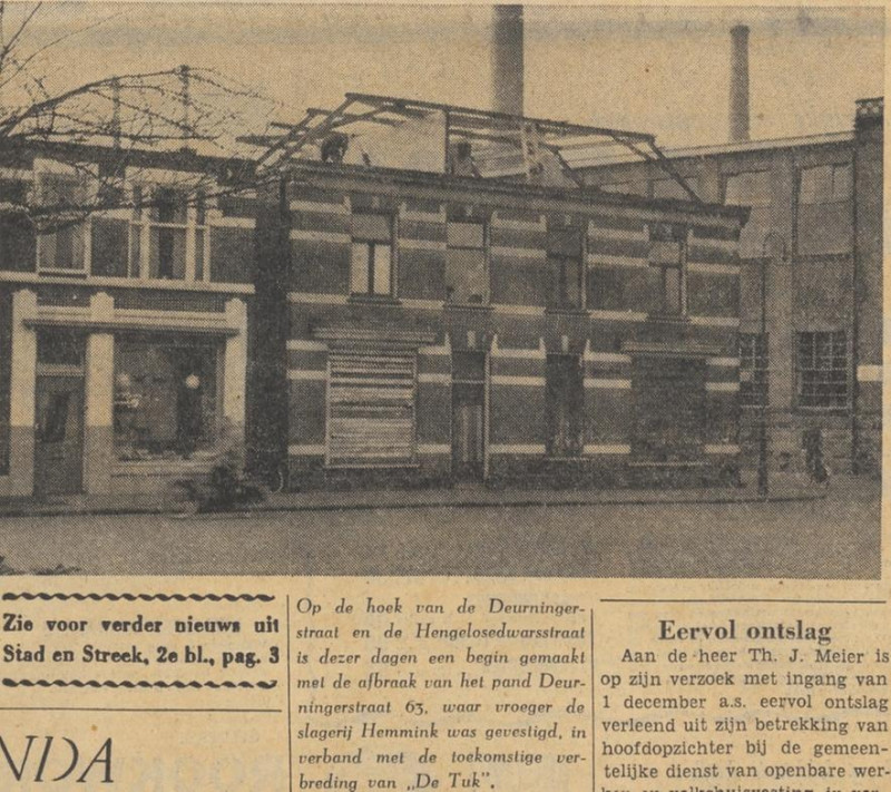 Deurningerstraat 61-63 hoek 1e Hengeloschedwarsstraat afbraak pand slagerij Hemmink krantenfoto Tubantia 5-11-1959.jpg
