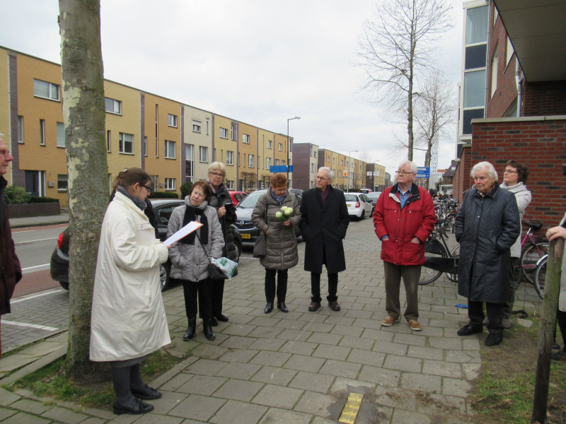 Deurningerstraar 132 stopersteine familie Jacobs 14-3-2018..jpg