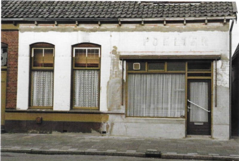 Deurningerstraat 134 vroeger pand kruidenierszaak Wichmann. foto 1985.jpg