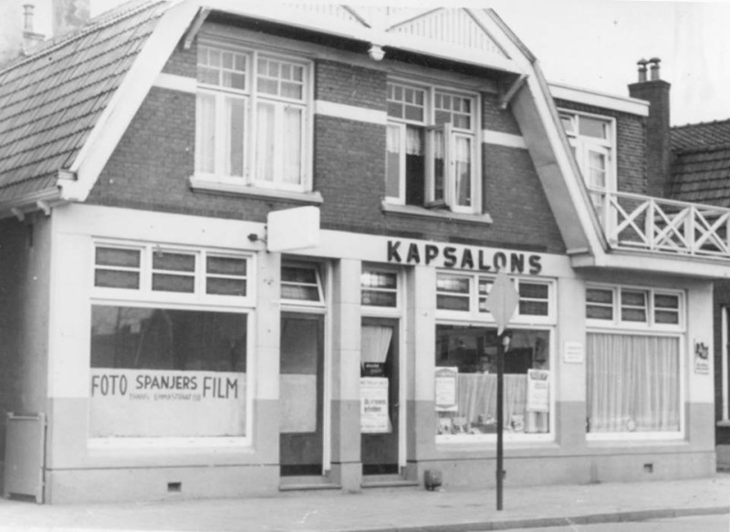 Deurningerstraat 141 kapsalon Koershuis Foto Spanjers.jpg