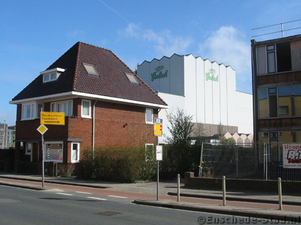 Deurningerstraat 178 zicht op Grolsch Apollohal.jpg