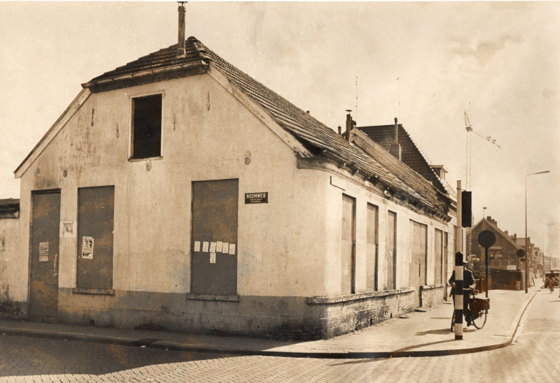 Deurningerstraat 180-182 hoek Roomweg vroeger cafe van Brandwijk.jpg