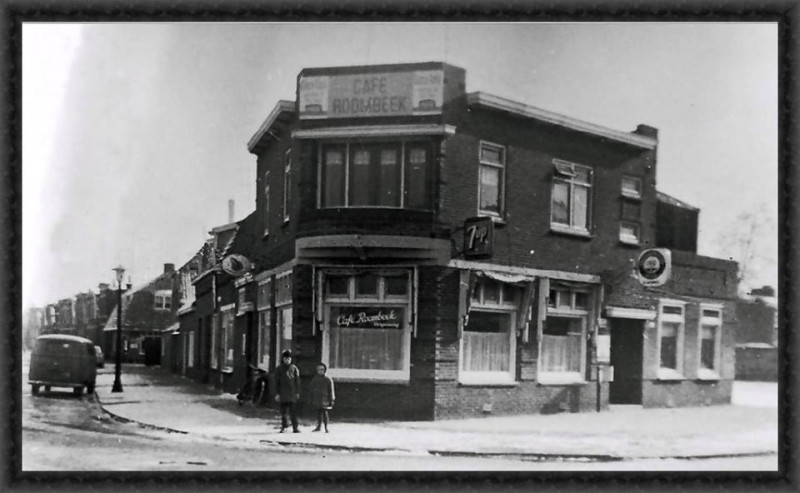 Deurningerstraat 208 hoek Brouwerijstraat cafe Roombeek Chiel de Roo eerder B.C. Overbeeke.jpg