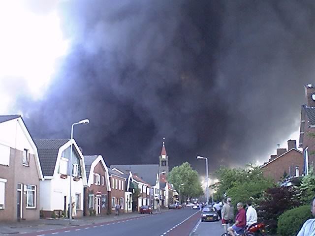 Deurningerstraat 230-266 na de vuurwerkramp.jpg
