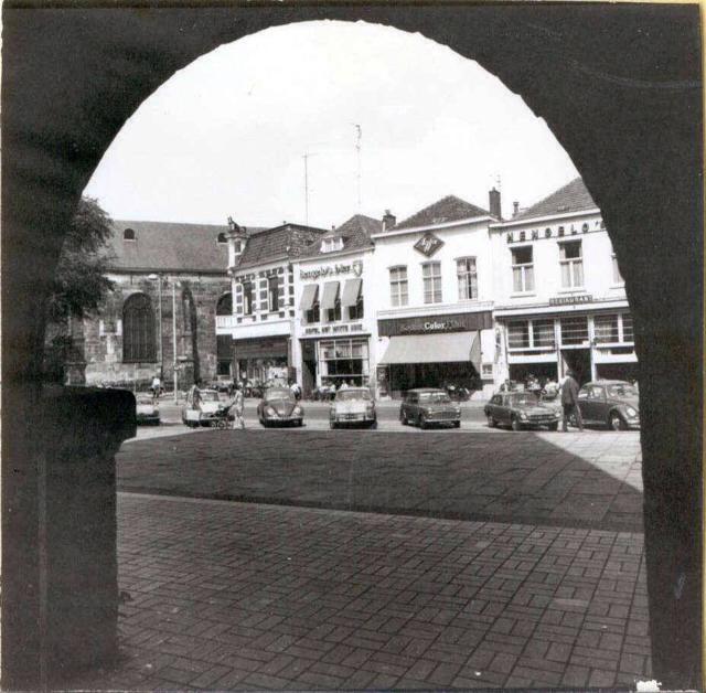 Langestraat 60 foto Vaarhorst en 62 bij de Markt witte huis.jpg