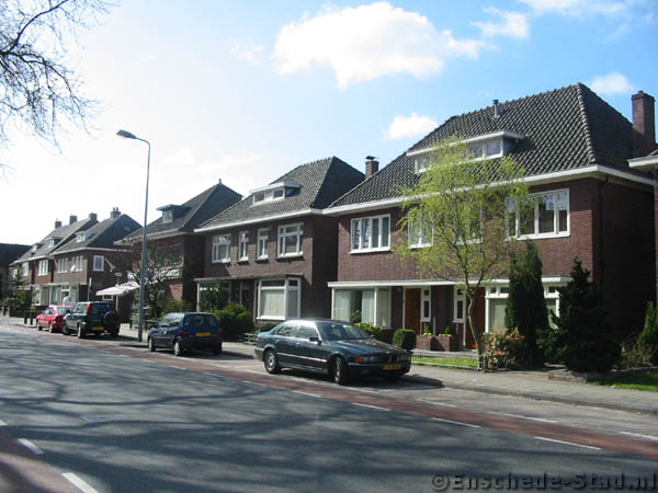 Deurningerstraat 277-283 wijk Walhof.jpg