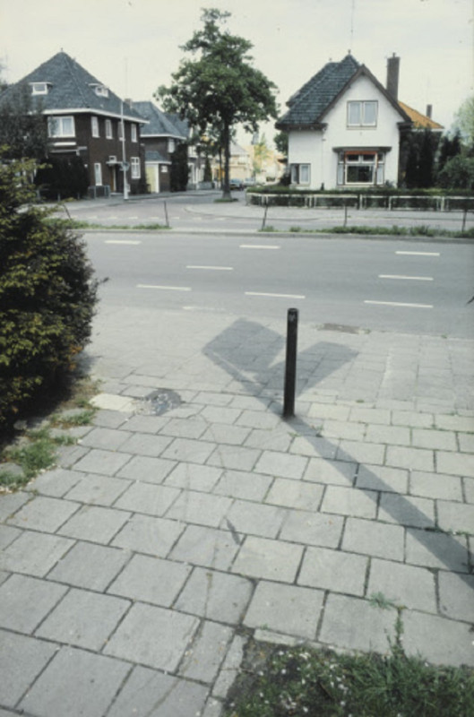 Edisonstraat 3 links Vanaf de Gronausestraat. jaren 70.jpeg