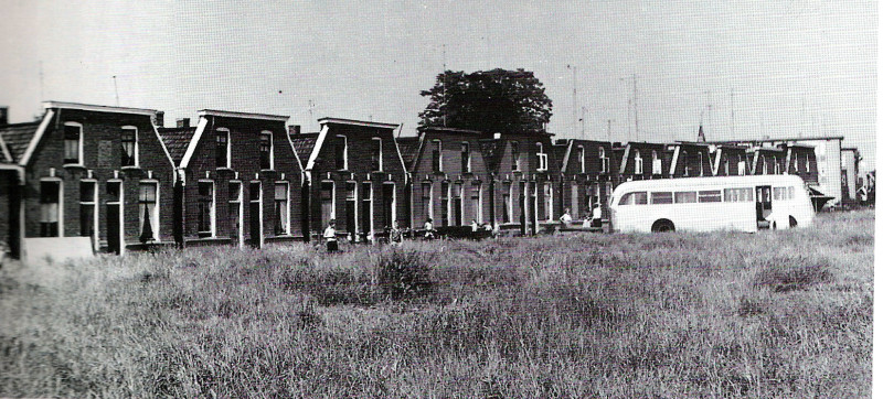 Eeftinksweg 2-50 rechts naar links met huizen in de voormalige z.g. Gaskrim 1960..jpg
