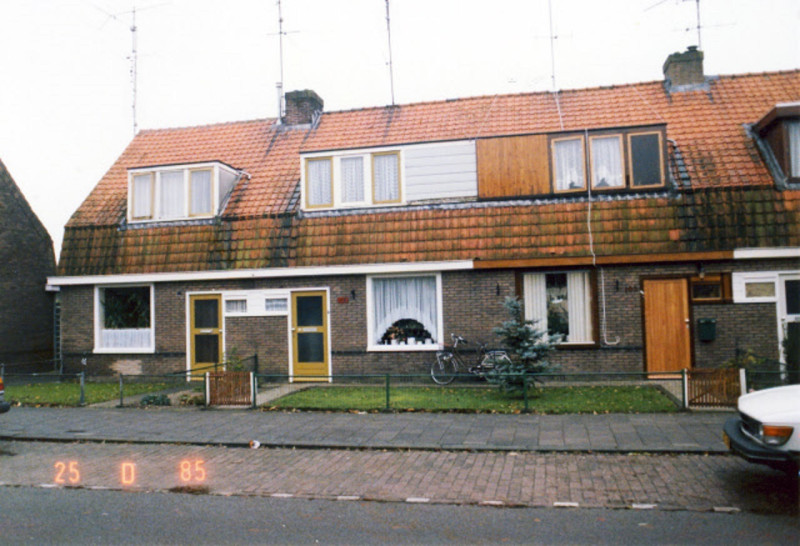 Ekersdijk 101-103-105 voorheen Eekmaatstraat 101-103-105 woningen bouwjaar 1926 foto 1985.jpeg