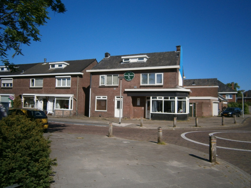 Eikstraat 2 Kastanjestraat 27.JPG