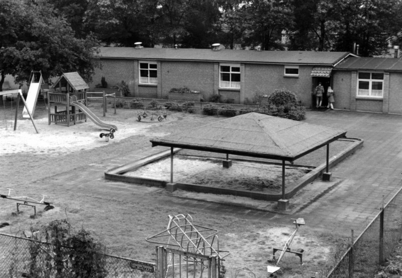 Ferdinand Bolstraat 16 speeltuin het Honk (2).jpg