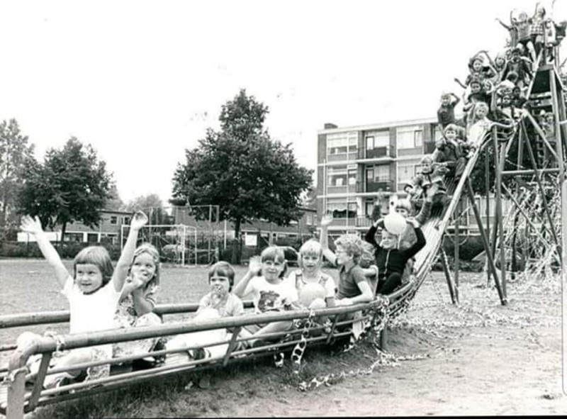 Beneluxlaan 50 speeltuin Boswinkel glijbaan.jpg