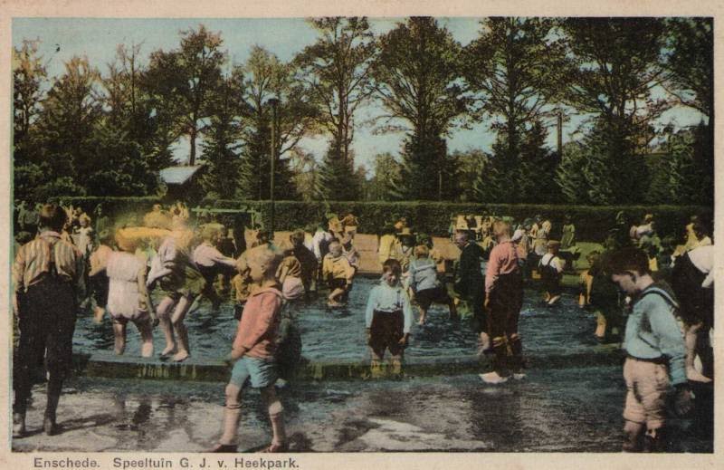G.J. van Heekpark speeltuin pootje baden.jpg