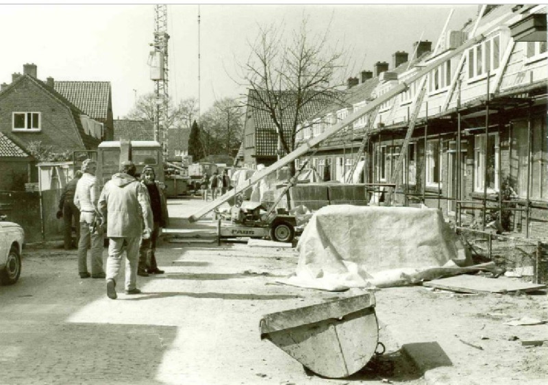 Elshofstraat 1-17 rechts Renovatie van woningen 20-3-1980.jpg