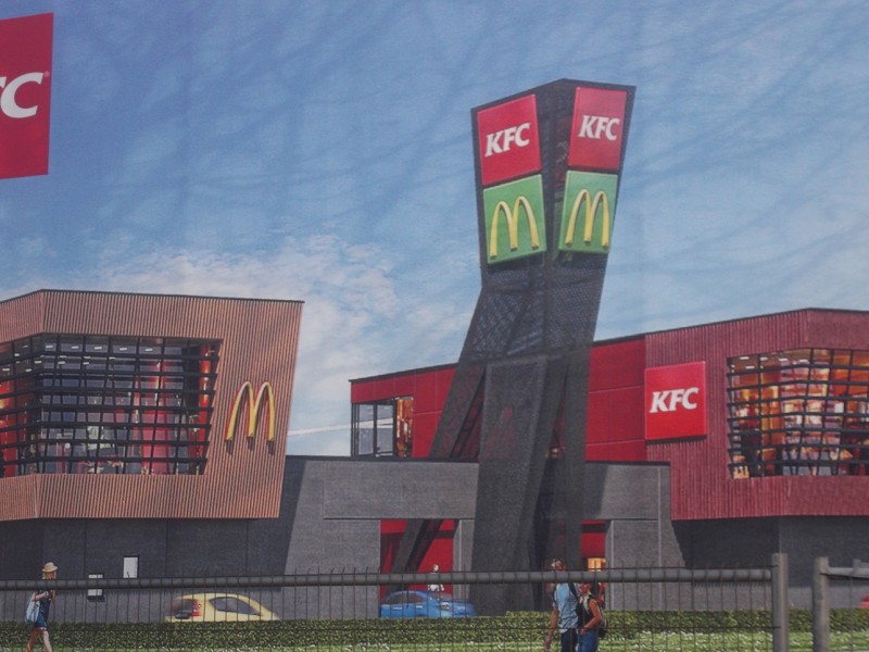 Zuiderval nieuwbouw Mac Donalds en KFC. Het lijkt wel of het klaar is..JPG