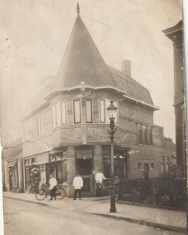 Emmastraat 8a slagerij en 10 geboortehuis Jan Cremer.jpg