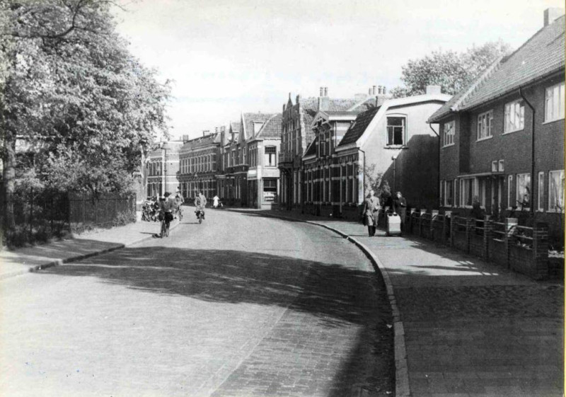 Emmastraat 135-151 hoek Pyrmontstraat.jpg