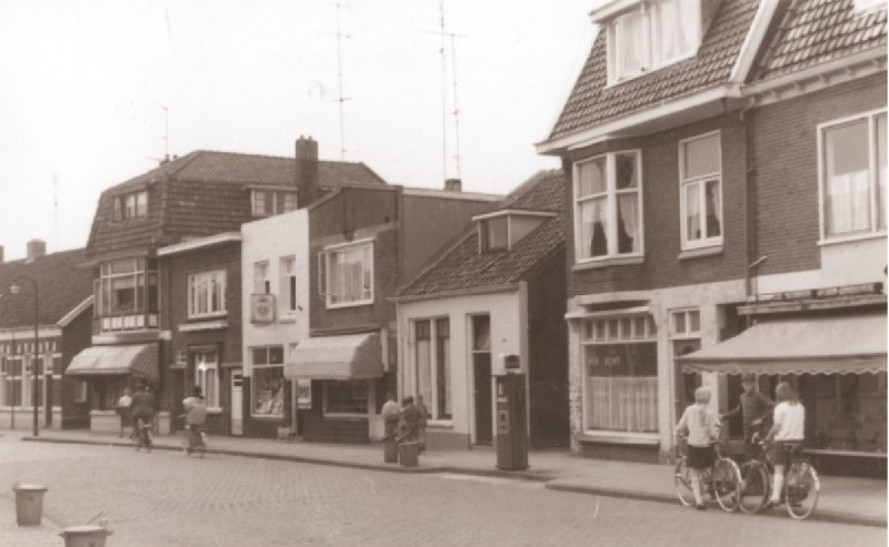 Emmastraat 256-258-260 panden o.a. 1967.jpg
