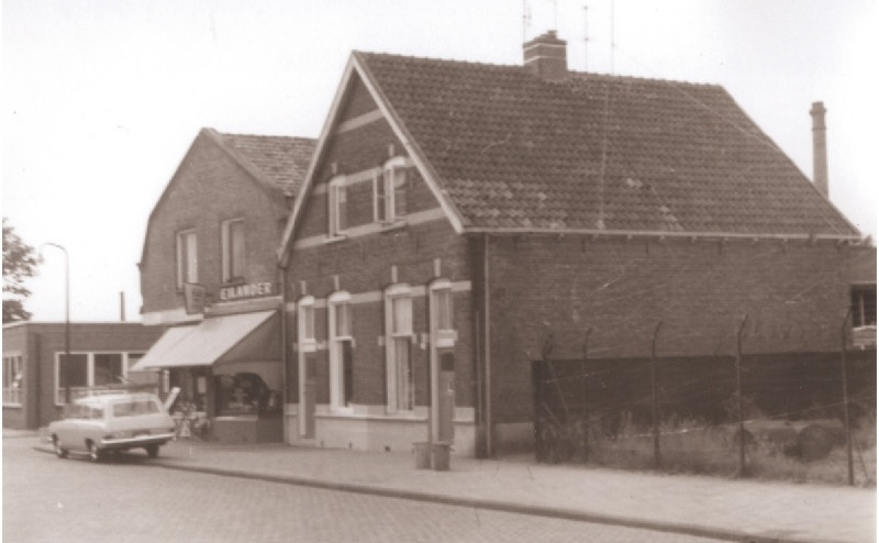 Emmastraat 316-318-320-322 panden foto 1967.jpg