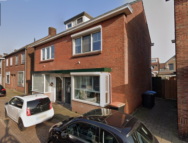 Esdoornstraat 15-17 woningen boyuwjaar 1938 foto 2022.jpg