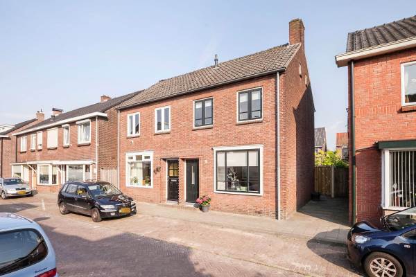 Esdoornstraat 11-13.jpg