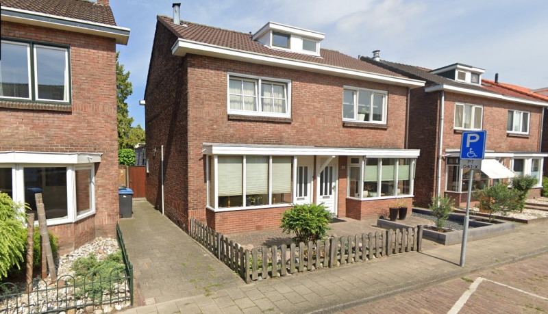 Esdoornstraat 22-24 woningen bouwjaar 1938 foto 2021.jpg