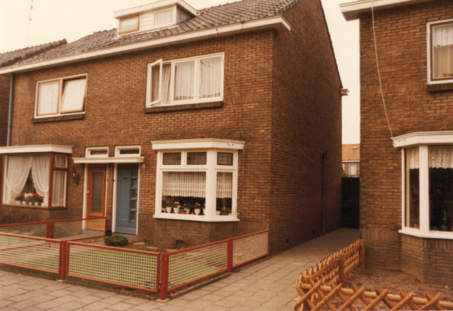 Esdoornstraat 50-52 1977.jpeg