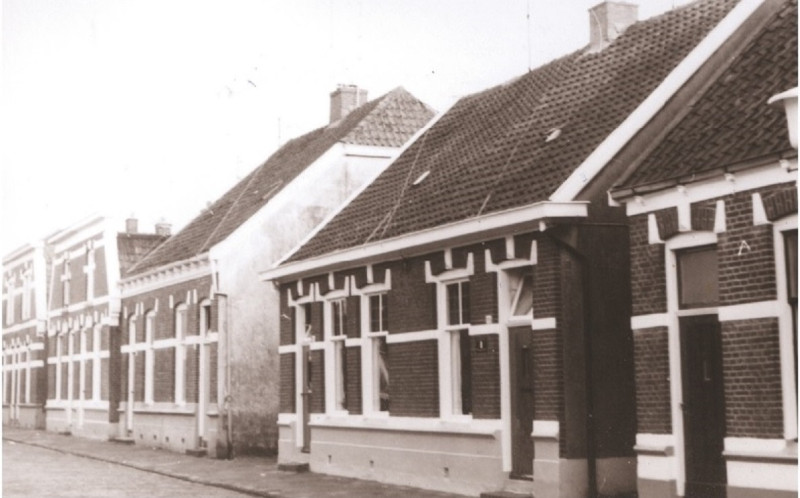Esstraat 58-60 woningen bouwjaar 1902 foto 1967.jpg