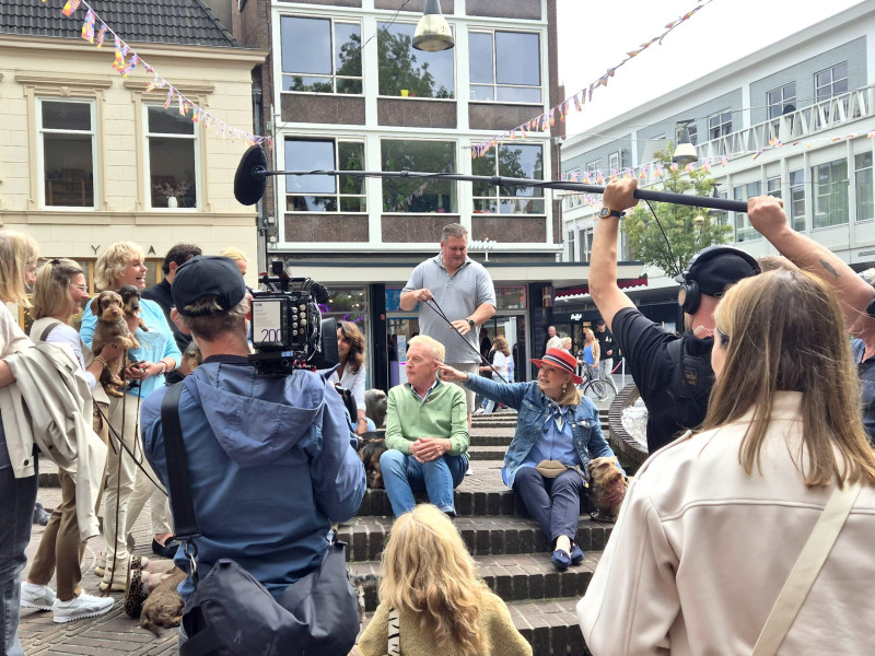 Langestraat 31 Ei van Ko andre-van-duin-en-janny-van-der-heijden-in-Enschede 4-6-2025.jpeg
