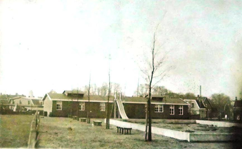 Rozenstraat 107 speeltuingebouw De Laares. Dit was nog het oude gebouwtje , dat noemden we de Salloon.jpg