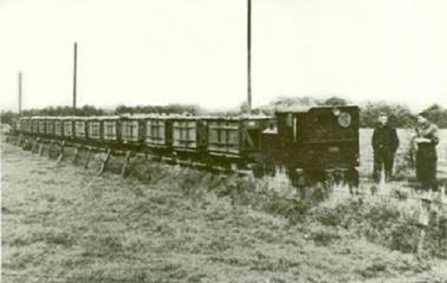 Usselerveen treintje naar vuilnisbelt.jpg
