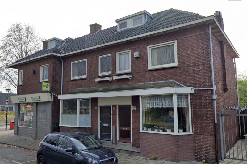 Faberstraat 20-22 woningen bouwjaar 1933 foto 2021 en 24 hoek Margrietstraat.jpg