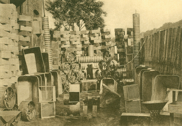 Wagelerdwarsstraat 50-52 Fa Slot & Zwijnenberg,smederij tot vervaardigen van textielvoorbereidings-machines en benodigdheden.Opslag van aandrijfwielen voor textielmachines met aandrijfriemen.jpeg