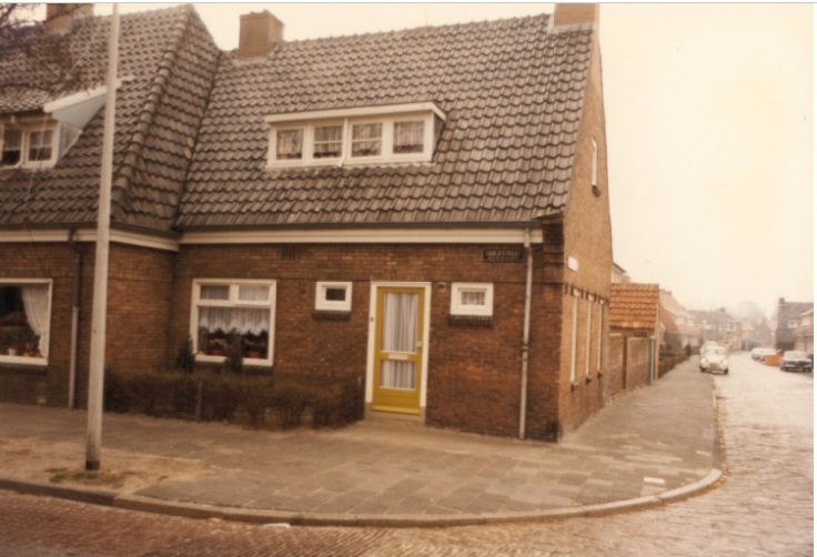 Faberstraat 39 hoek de Bouterstraat foto 1977.jpg