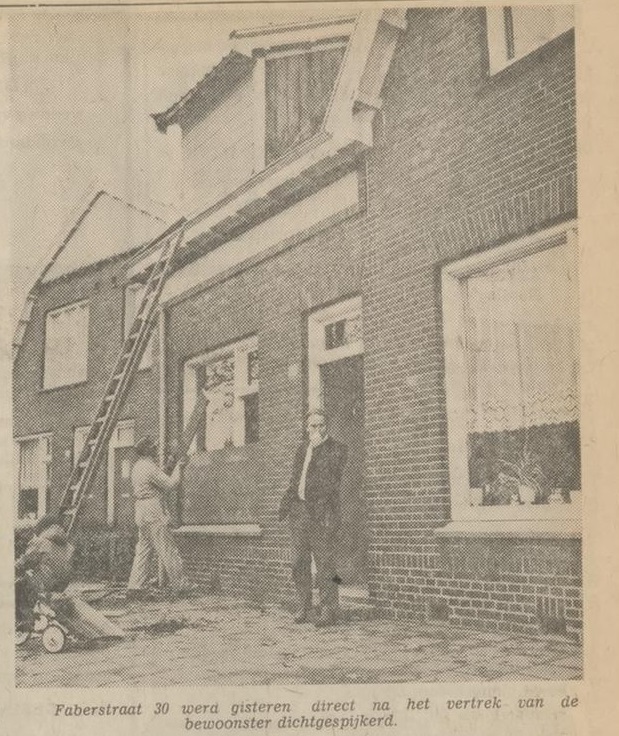 Faberstraat 30 krantenfoto Tubantia 2-7-1971.jpg