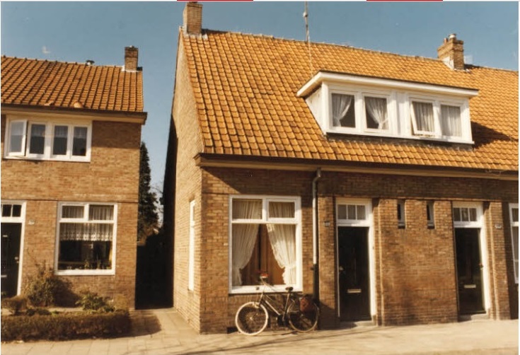 Floresstraat 46-48 woningen 1977.jpg