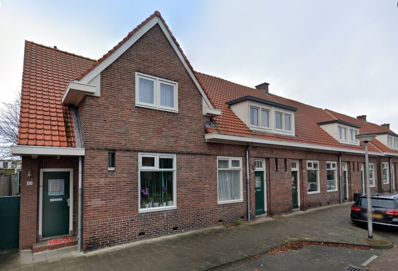 Floresstraat 74-82 woningen 1930 foto 2021.jpg