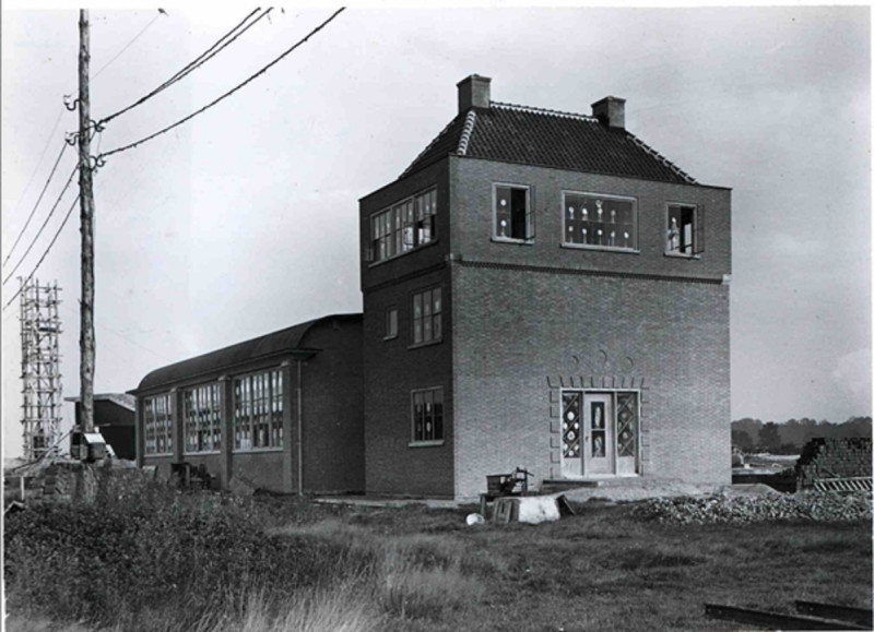 Lonnekerbrugstraat 175 bedrijfsgebouw rioolwaterzuivering 1943. sinds 2017 een gemeentelijk monument.jpg