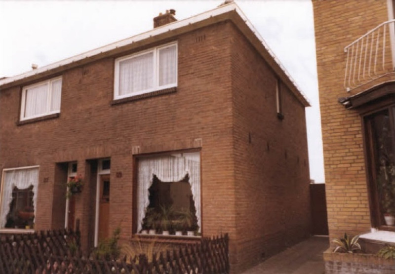 G.J. van Heekstraat 87-89 woningen bouwjaar 1927 foto 1980.jpg