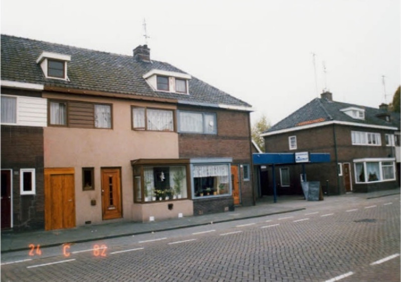 G.J. van Heekstraat 109-111-113 woningen bouwjaar 1927 foto 1982.jpg