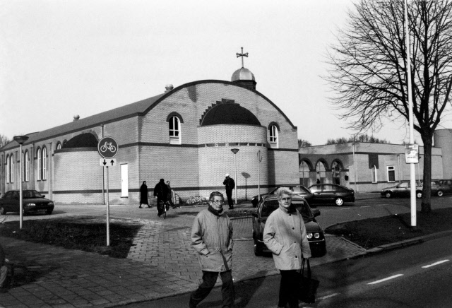 Wesselerbrinklaan 110 De Syrisch Orthodoxe kerk Sint Kuryakos ingebruikgenomen in het jaar 1997.jpeg
