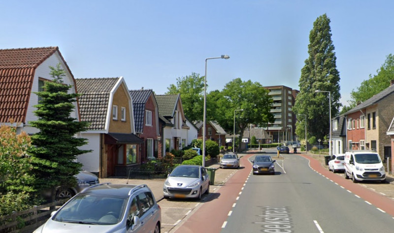 G.J. van Heekstraat vanaf de Noordhoek Hegtstraat richting winkelcentrum Twekkelerveld.jpg