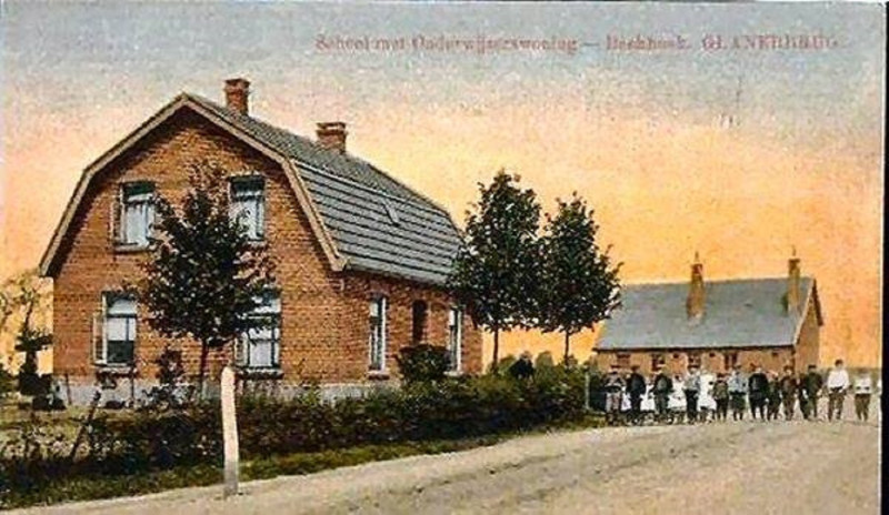Beekhoek Glanerbrug onderwijzerswoning meester Biesterbos en school.jpg