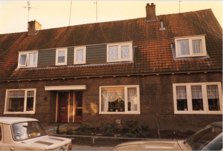 Geraniumstraat 72-74 huizen bouwjaar 1927 foto 1980.jpg