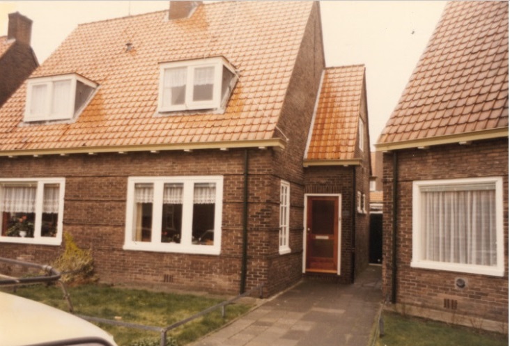 Geraniumstraat 110-112 huizen bouwjaar 1927 foto 1977.jpg