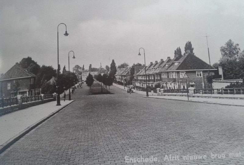 Getfertsingel 112-114 rechts vanaf afrit nieuwe brug.jpg