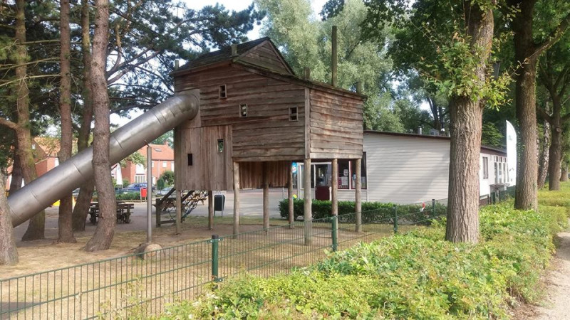 Hendrik Smeltweg 50 speeltuin 't Varvik.jpg