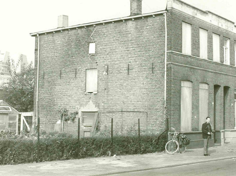 Getfertweg 8-10 Gedeeltelijk onbewoonbaar pand sept. 1982.jpg